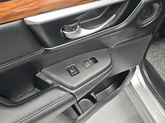 2022 Honda CR-V 2.0 Hybrid Touring 4WD, серебристый — фото 17