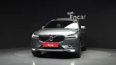 2021 Volvo XC60 B5 Inscription, серый — фото 3