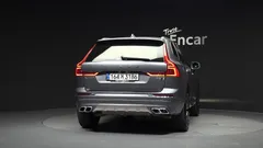 2021 Volvo XC60 B5 Inscription, серый — фото 4