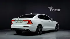 2021 Volvo S60 B5 Inscription, белый — фото 2