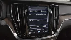 2021 Volvo S60 B5 Inscription, белый — фото 16