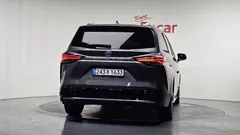 2022 Toyota Sienna 2.5 Hybrid 2WD, серый — фото 4