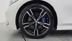 2024 BMW 3-Series 320i M Sport, белый — фото 5