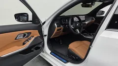 2024 BMW 3-Series 320i M Sport, белый — фото 10