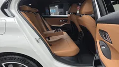 2024 BMW 3-Series 320i M Sport, белый — фото 11