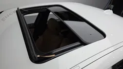 2024 BMW 3-Series 320i M Sport, белый — фото 18