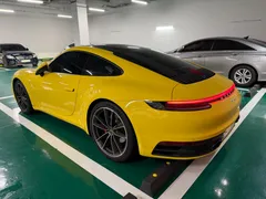 2021 Porsche 911 Carrera S, жёлтый — фото 2