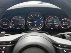 2021 Porsche 911 Carrera S, жёлтый — фото 17