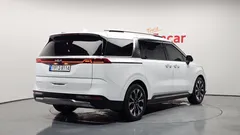 2023 Kia Canival 7-Seater Signature, белый — фото 2