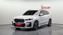2024 BMW X1 sDrive 20i M Sport, белый — фото 1