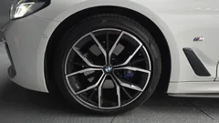 2022 BMW 5-Series 530i M Sport Package — фото 5