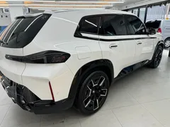 2023 BMW XM 4.4, белый — фото 2