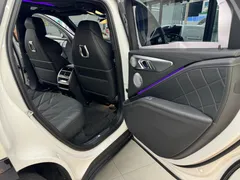 2023 BMW XM 4.4, белый — фото 3