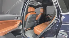 2022 BMW X5 M50i, синий — фото 17