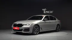 2022 BMW 5-Series 530i M Sport Package, серый — фото 1