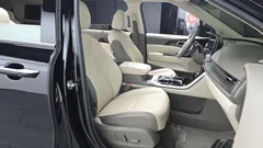 2023 Kia Carnival Diesel 9-Seater Signature — фото 11