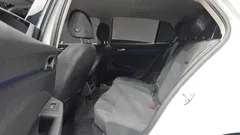 2022 Volkswagen Golf 2.0 TDI Premium, белый — фото 12