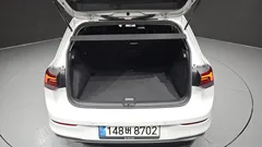 2022 Volkswagen Golf 2.0 TDI Premium, белый — фото 20