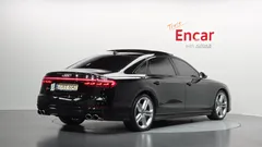2021 Audi S8 4.0 TFSI Quattro LWB, чёрный — фото 2