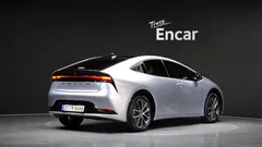 2024 Toyota Prius 2.0 XLE, серебристый — фото 2