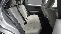 2024 Toyota Prius 2.0 XLE, серебристый — фото 11
