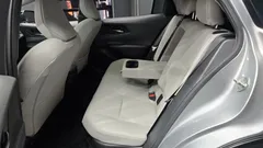 2024 Toyota Prius 2.0 XLE, серебристый — фото 12