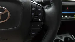 2024 Toyota Prius 2.0 XLE, серебристый — фото 18