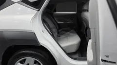 2023 Hyundai Kona Gasoline 1.6 Turbo 2WD, белый — фото 11