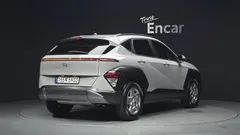 2023 Hyundai Kona Gasoline 1.6 Turbo 4WD, серо-серебристый — фото 2