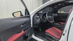 2024 Lexus UX 2.0 F-Sport 2WD, белый — фото 10