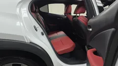 2024 Lexus UX 2.0 F-Sport 2WD, белый — фото 11