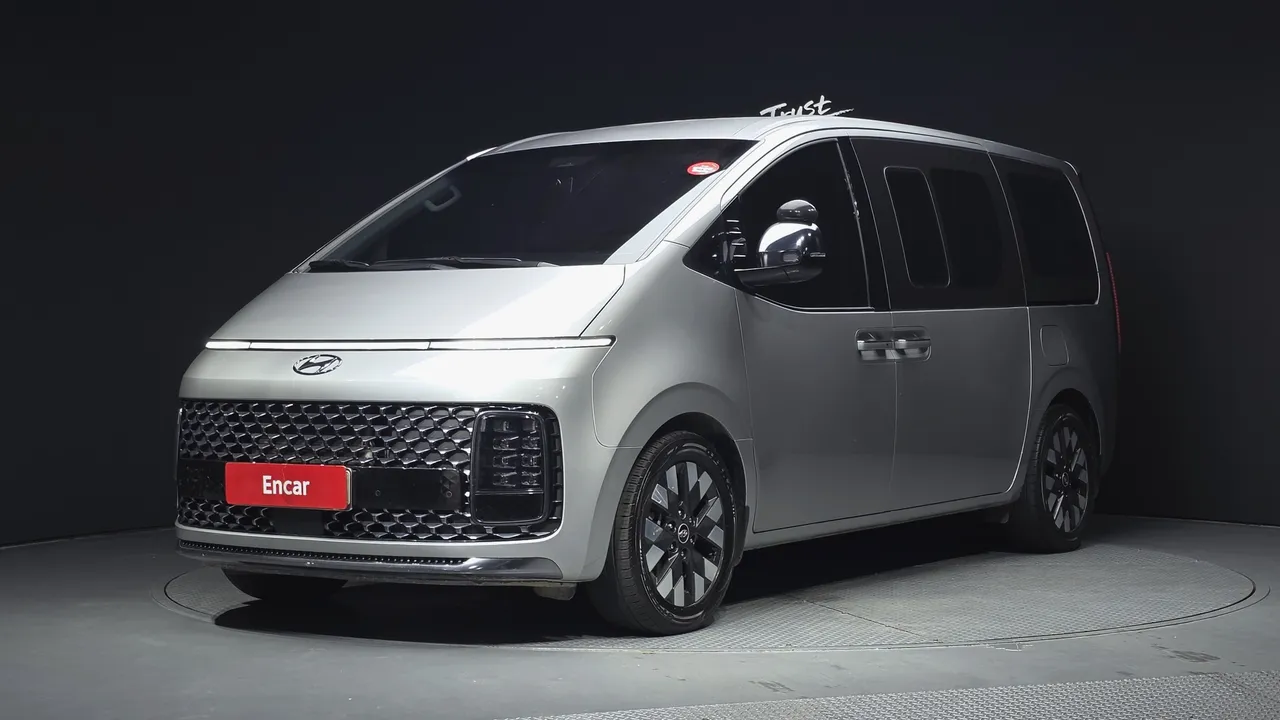 2022 Hyundai Staria 4WD Lounge 9-Seater