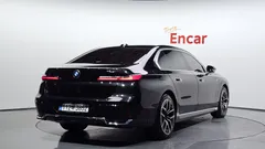 2023 BMW 7-Series 740i sDrive M Sport, чёрный — фото 2
