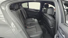 2022 BMW 5-Series 520i M Sport — фото 11