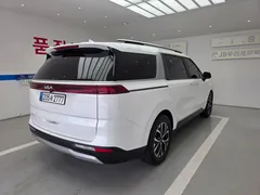 2023 Kia Carnival Diesel 9-Seater Prestige — фото 2