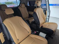 2023 Kia Carnival Diesel 9-Seater Prestige — фото 17