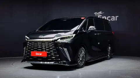 2025 Lexus LM 500h Royal
