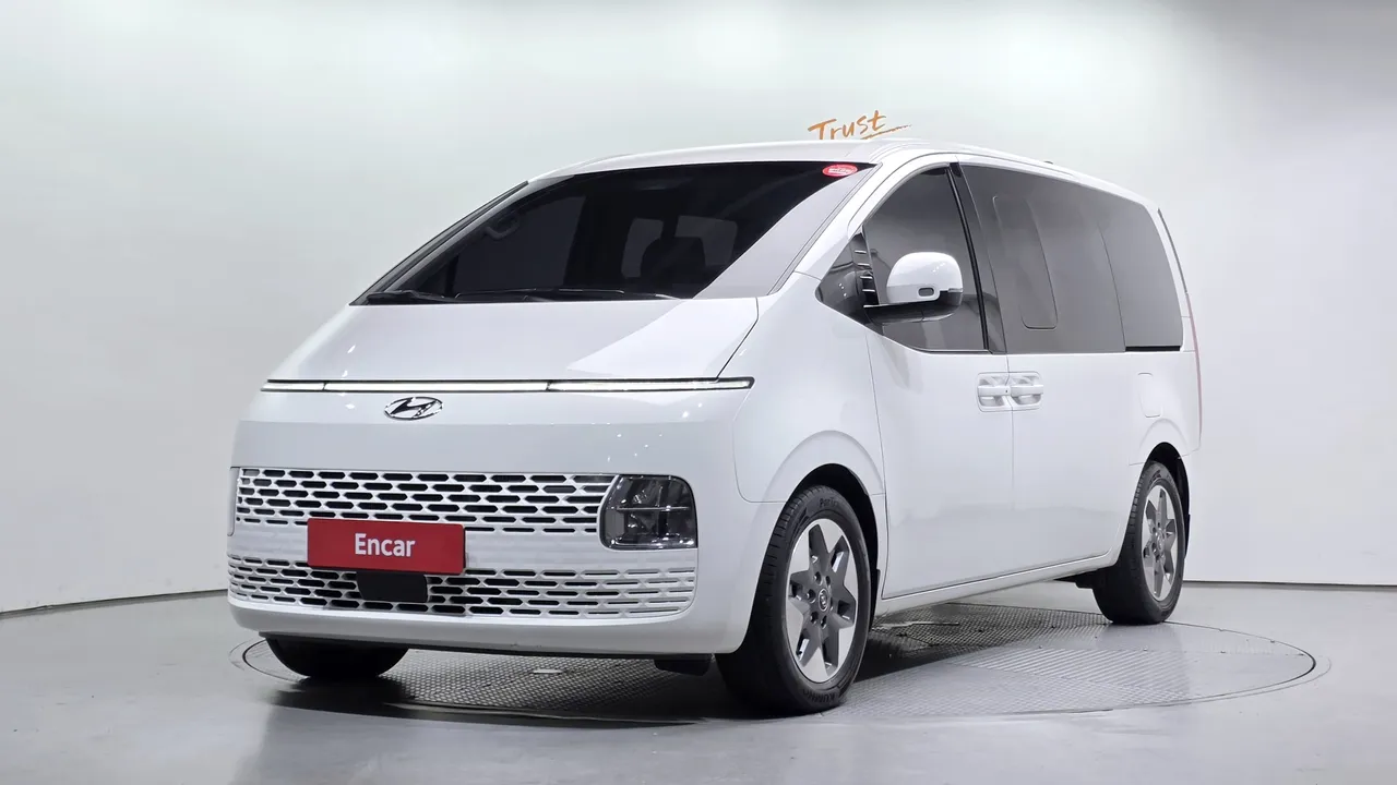 2022 Hyundai Staria 4WD Tourer 9-Seater