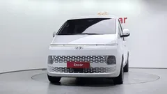 2022 Hyundai Staria 4WD Tourer 9-Seater — фото 3