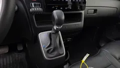 2022 Hyundai Staria 4WD Tourer 9-Seater — фото 9