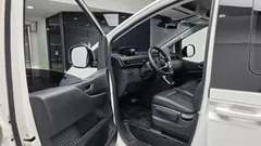 2022 Hyundai Staria 4WD Tourer 9-Seater — фото 10