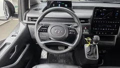 2022 Hyundai Staria 4WD Tourer 9-Seater — фото 13