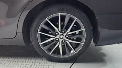 2022 Toyota Camry 2.5 XLE Hybrid, серый — фото 5