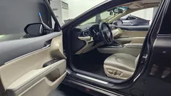 2022 Toyota Camry 2.5 XLE Hybrid, серый — фото 10