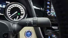 2022 Toyota Camry 2.5 XLE Hybrid, серый — фото 17