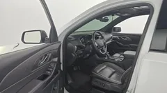 2023 ChevroletGMDaewoo Traverse 3.6 AWD Redline, белый — фото 10