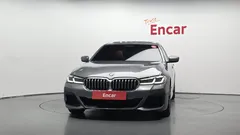 2023 BMW 5-Series 520i M Sport — фото 3