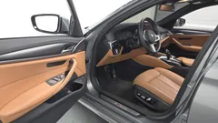 2023 BMW 5-Series 520i M Sport — фото 10