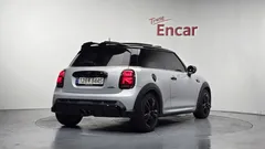 2022 Mini Cooper JCW Rockingham GT Edition, серебристый — фото 2