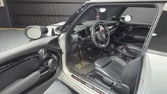 2022 Mini Cooper JCW Rockingham GT Edition, серебристый — фото 10